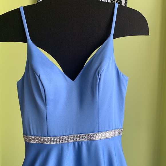 Beautiful Prom Gown Blue with Crystal Bling Size 4 - Picture 3 of 7
